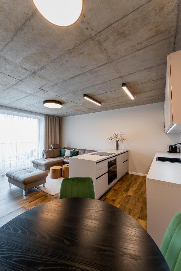 H75 Apartments Kosice Centre Luaran gambar