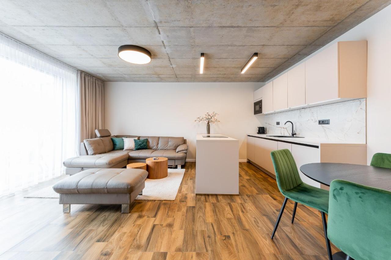 H75 Apartments Kosice Centre Luaran gambar