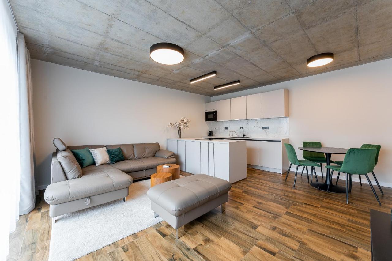 H75 Apartments Kosice Centre Luaran gambar