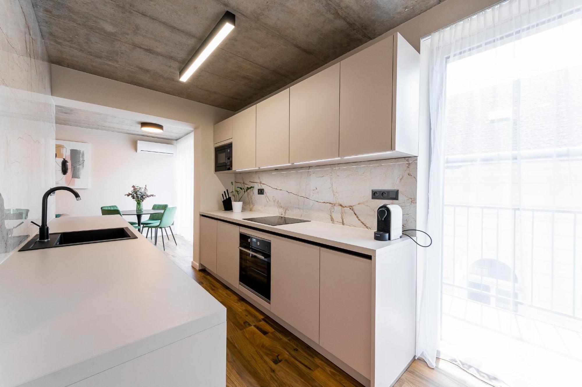 H75 Apartments Kosice Centre Luaran gambar