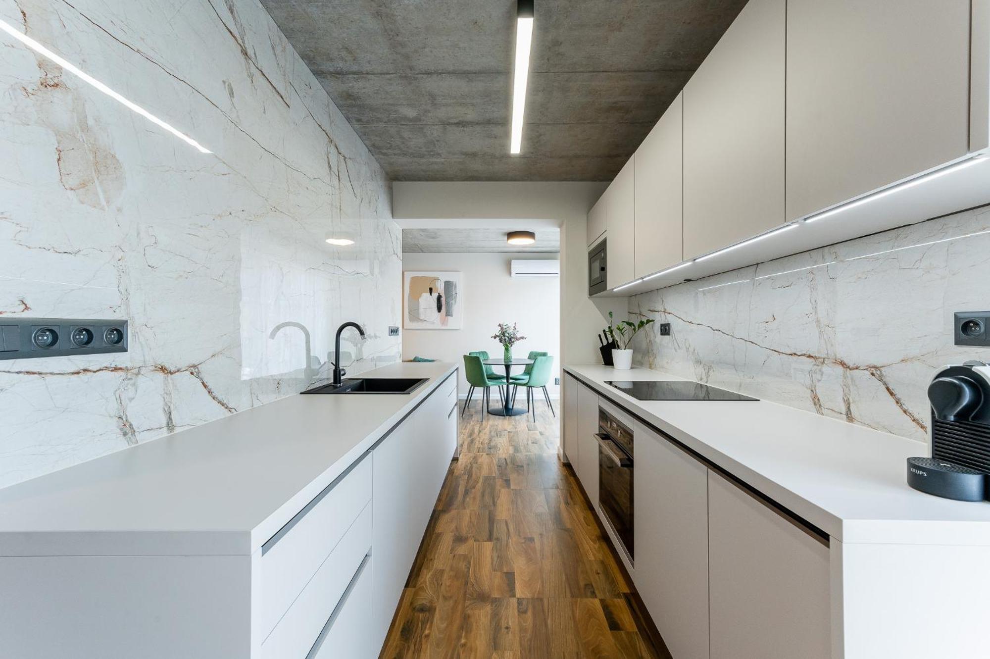 H75 Apartments Kosice Centre Luaran gambar